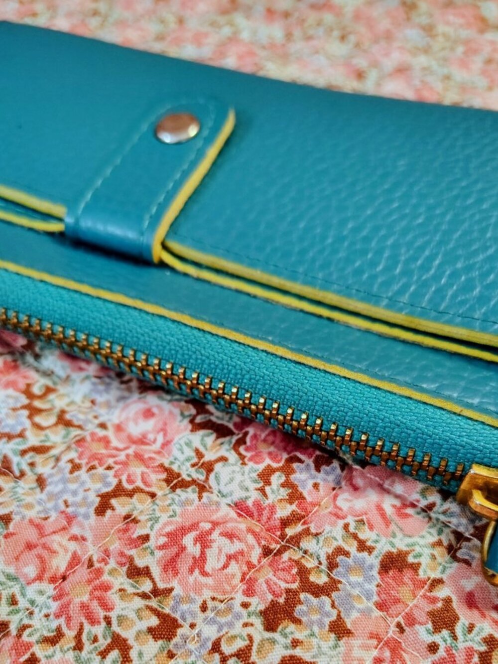 NWOT Turquoise Yellow Faux Pebbled Leather Wallet - Picture 5 of 12